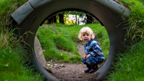 Child in tunnel