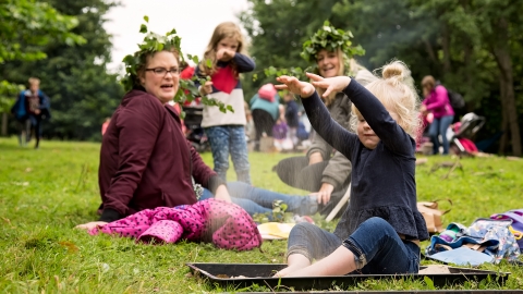 Wildfamilies outdoors